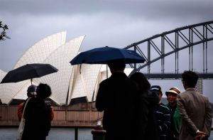 Vier mensen getroffen door bliksem bij Sydney Opera House