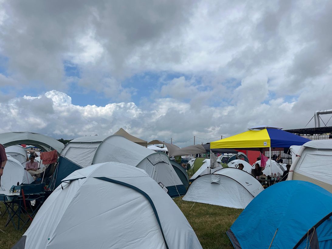 Bewolking boven de festivalcamping. Foto: Verena Mülder