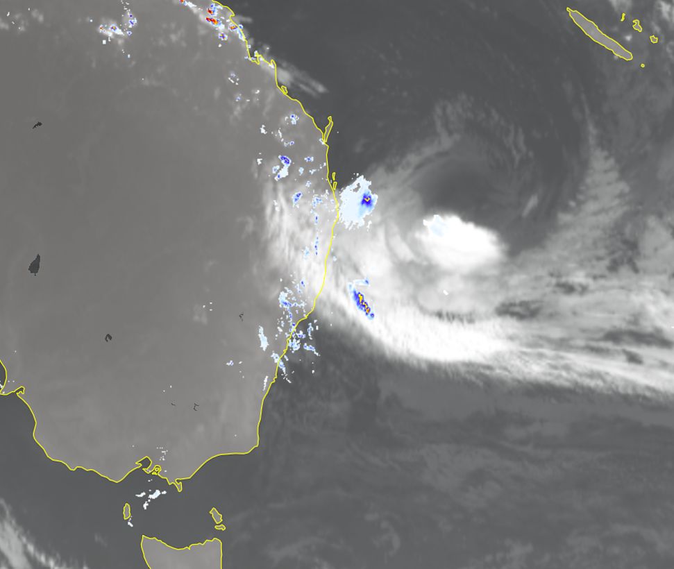 Cycloon Alfred is onderweg naar het oosten van Australië. Bron: imweather.com