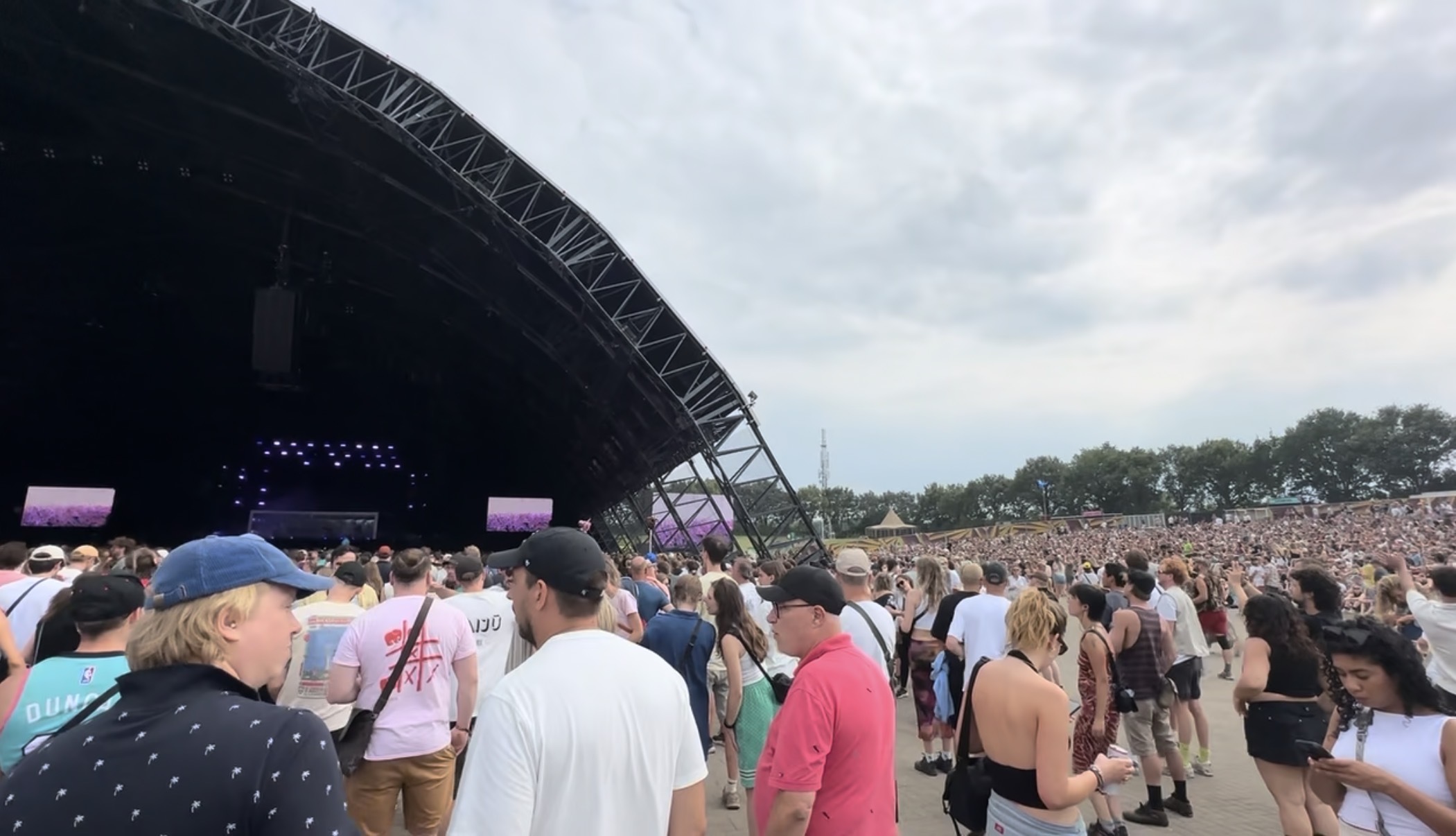 Het weer bij Lowlands: van regen naar zonneschijn
