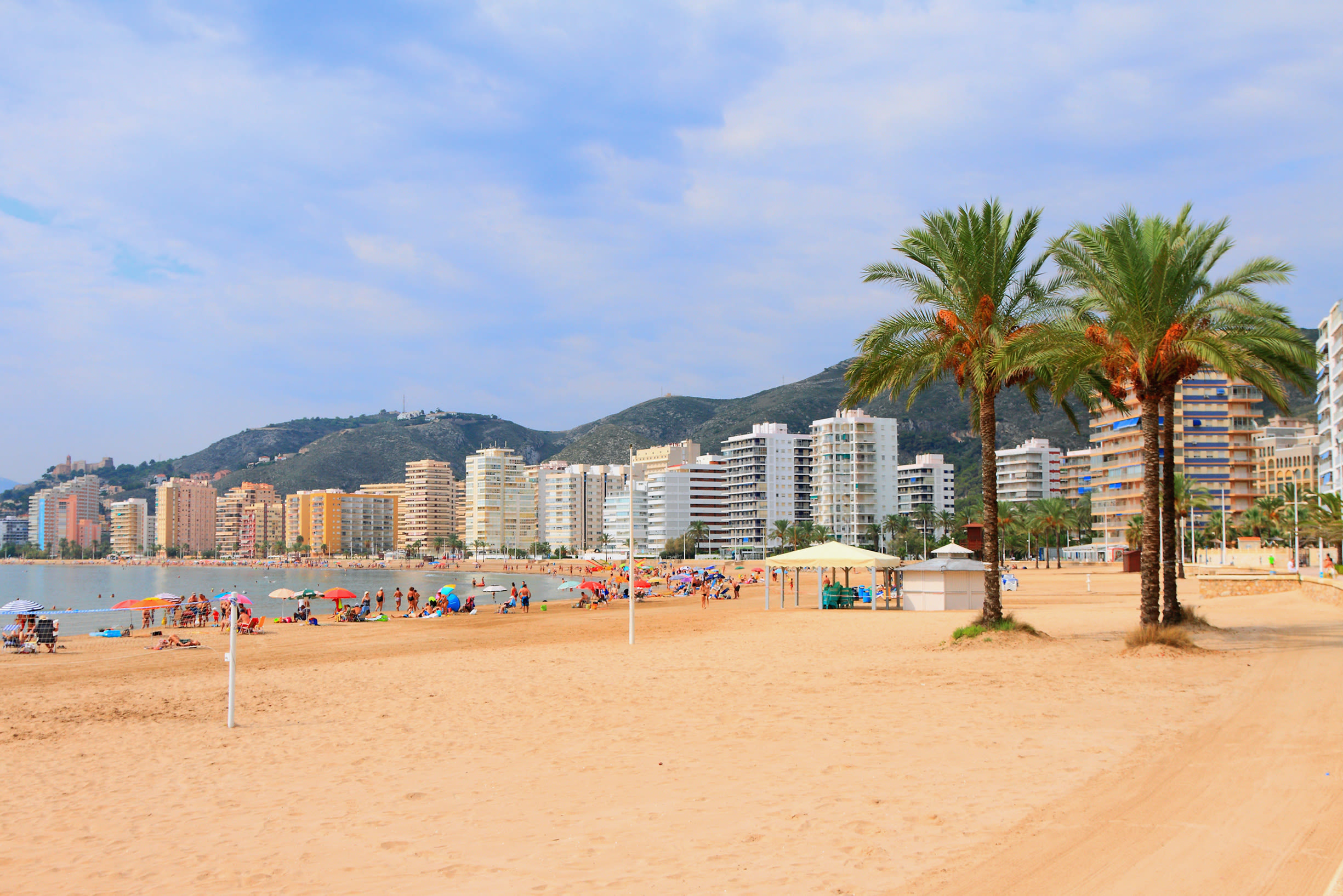 Langs de Spaanse costa's is het zeewater aangenaam warm. Foto: AdobeStock / photobeginner.