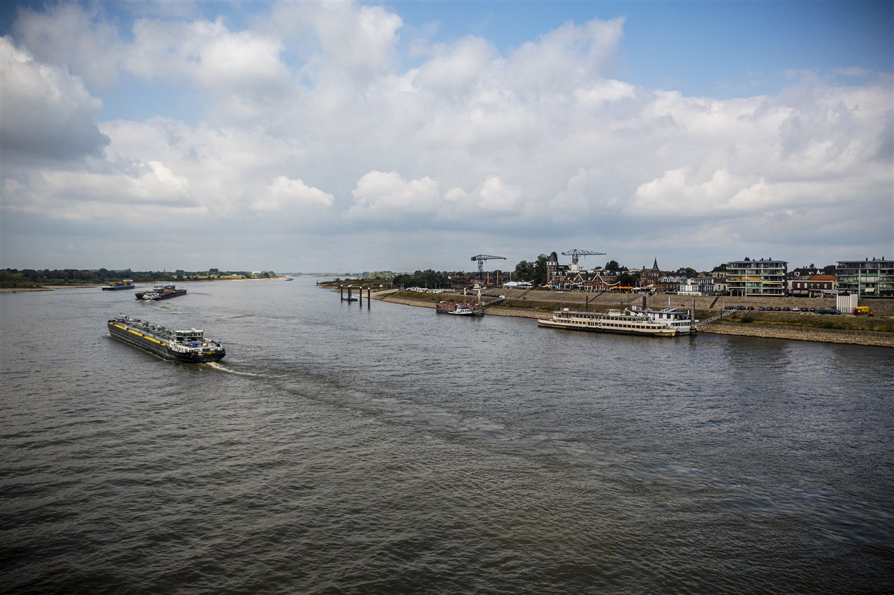 Lage waterstand in de Rijn. Foto: ANP / ROB ENGELAAR