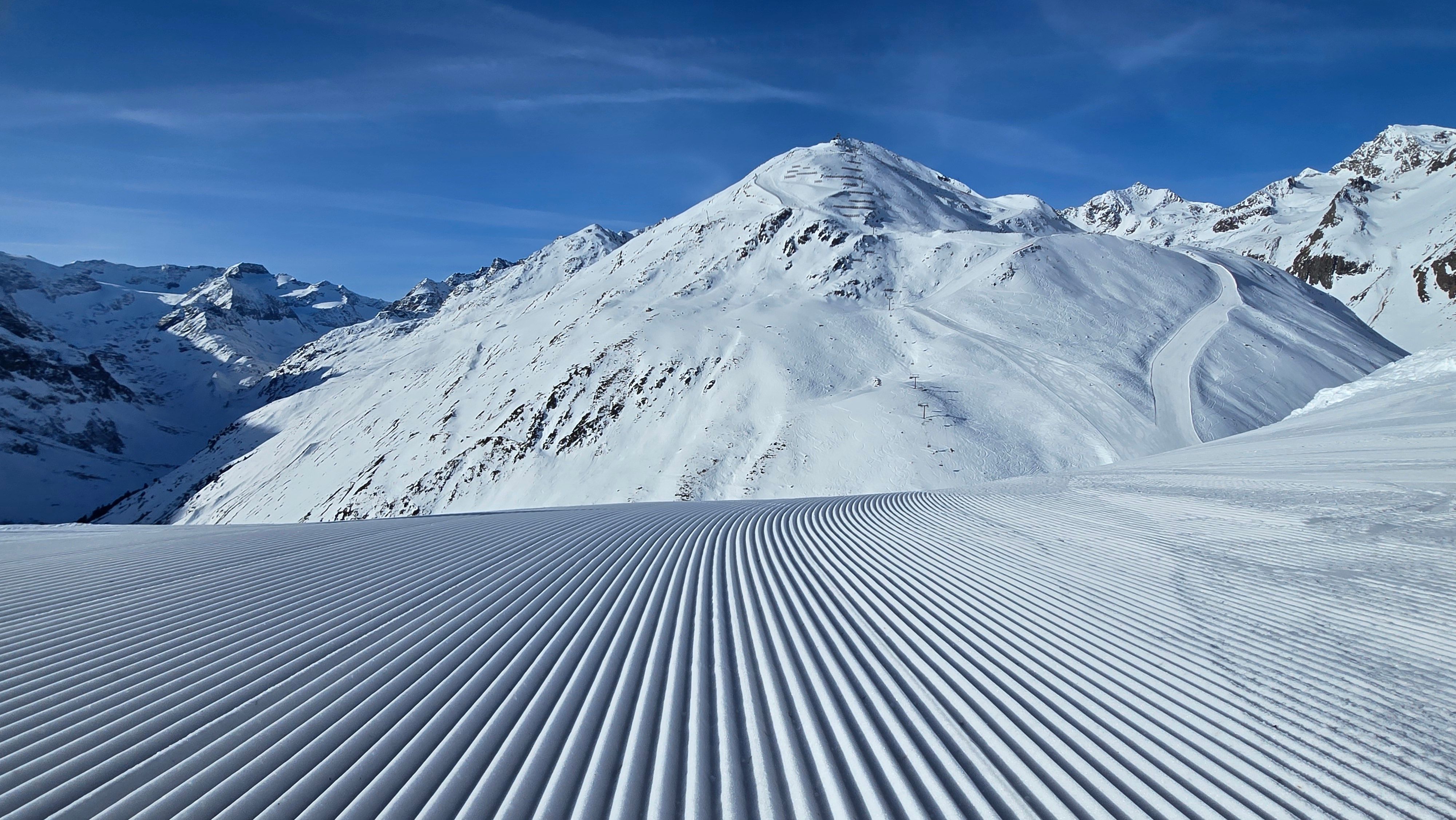 Hogerop zoals op de Pitztaler Gletsjer is het nog goed skiën  (foto: Eric Kromhout)