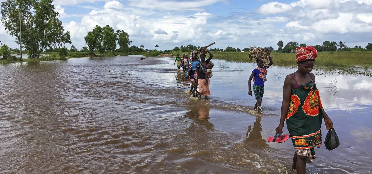 Cycloon Chalane aan land in Mozambique en neemt af in kracht