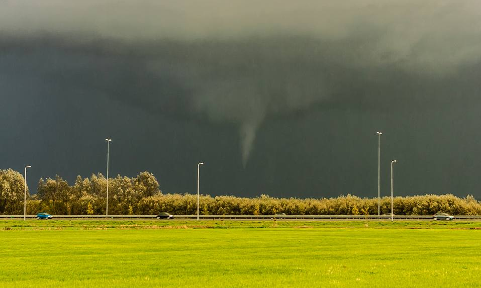 Windschade in Glanerbrug mogelijk veroorzaakt door tornado