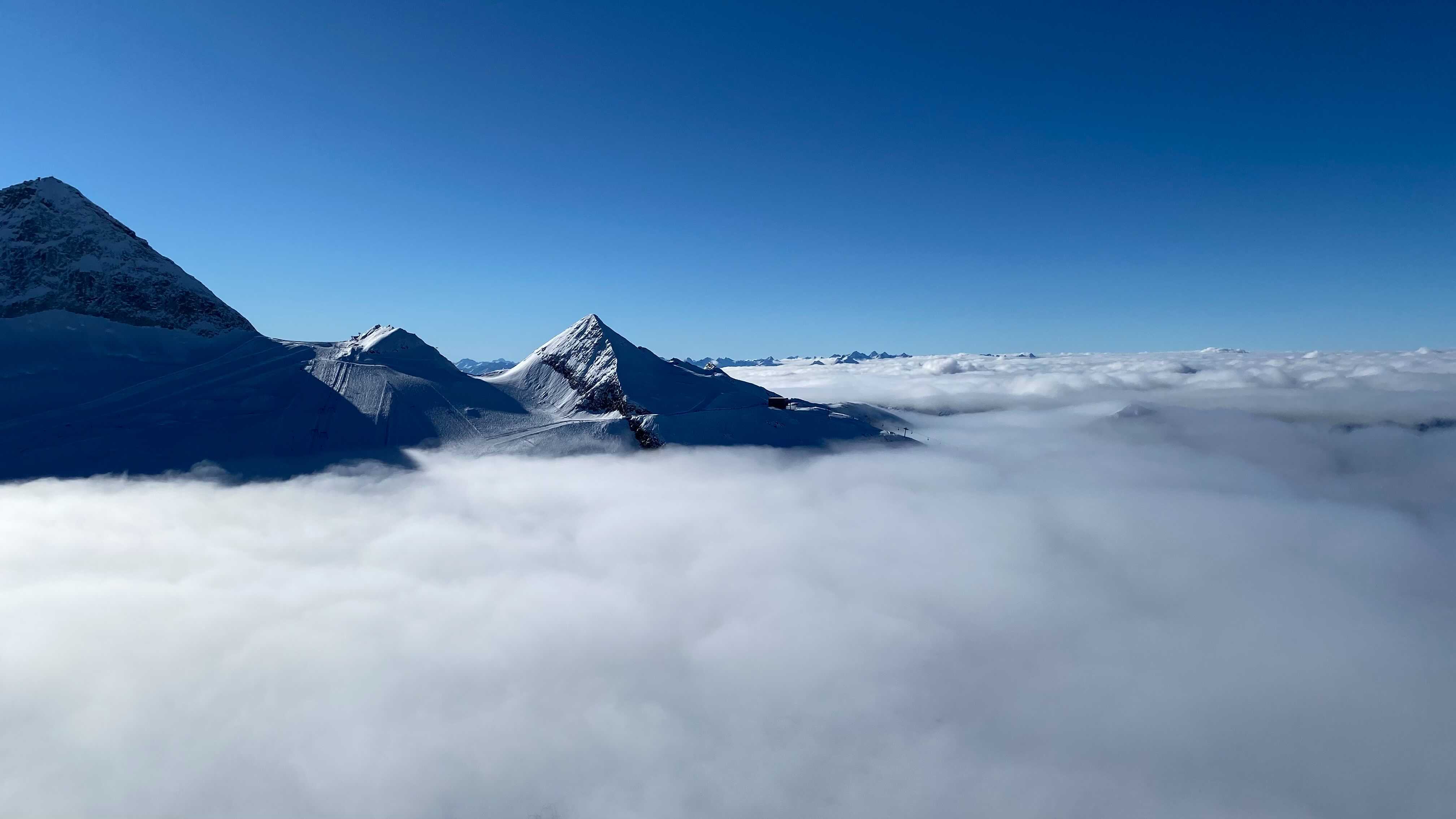 Alpen zon en mist