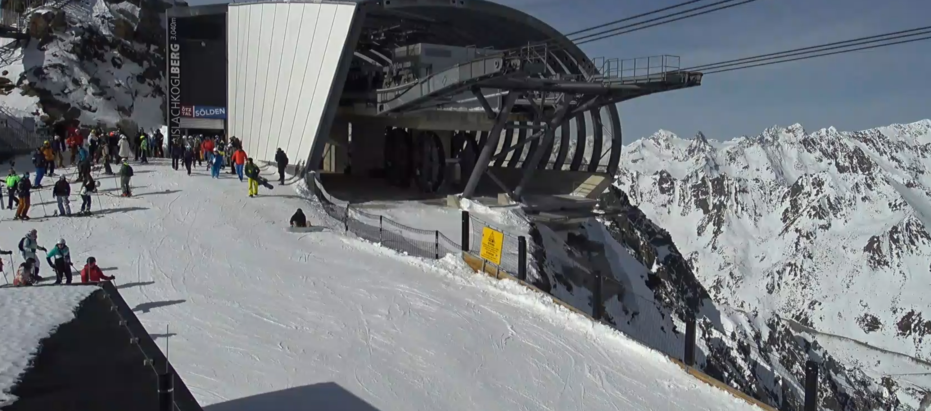 Webcambeelden Sölden op 9 maart 2026. Bron: Feratel