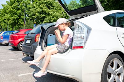 Zo heet wordt het in je auto op een warme zomerdag