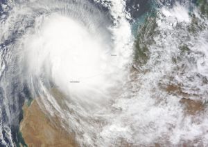 Ilsa als zeer zware tropische cycloon aan land in Australië 