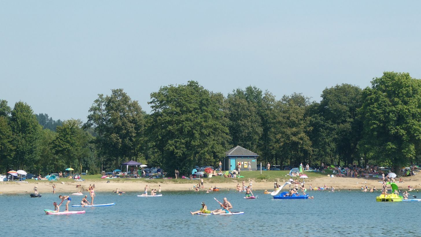 Verkoeling opzoeken op een tropische zomerdag. Foto: Willy Bonnink-Naves