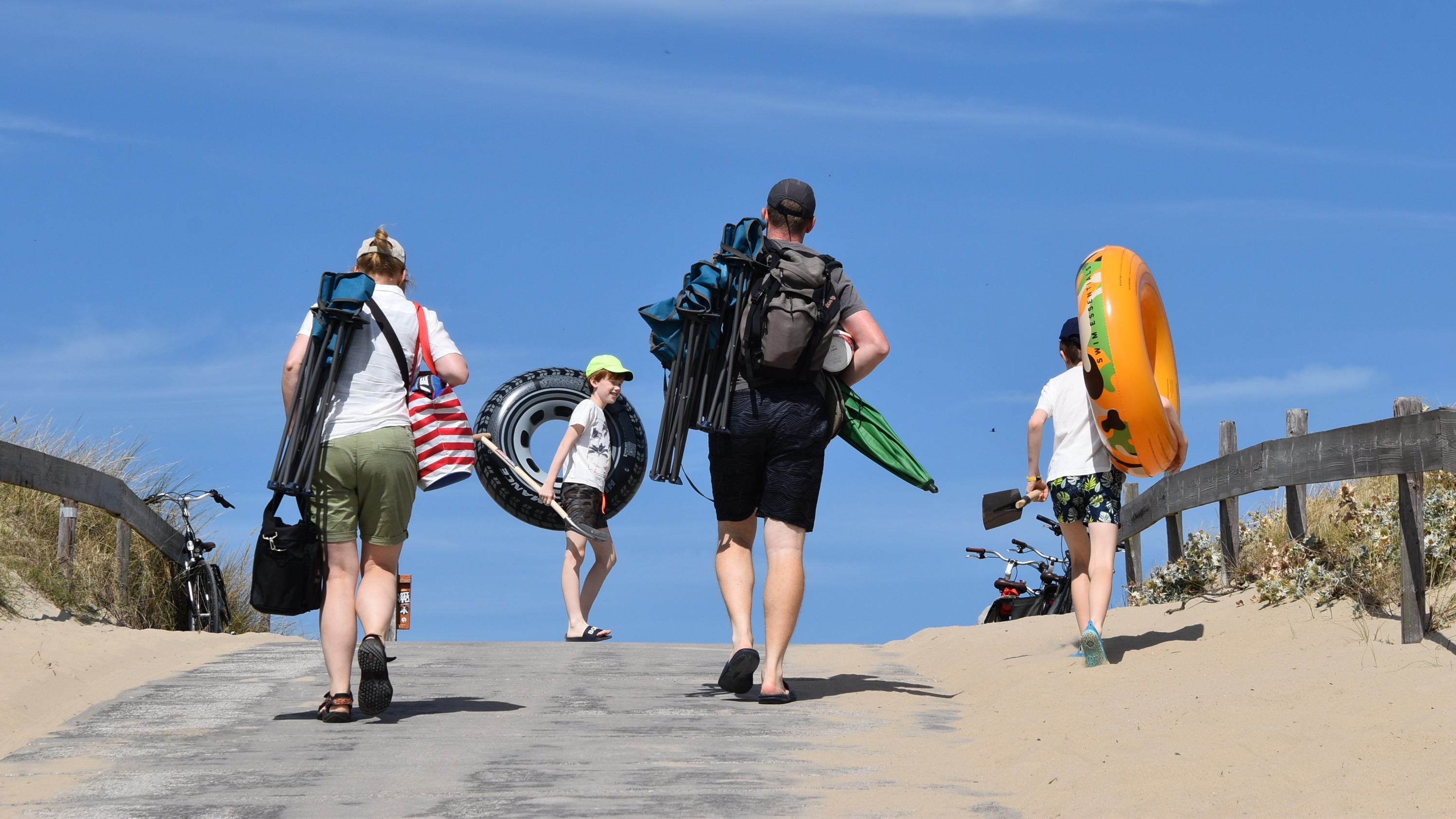 Koers zetten naar het strand om verkoeling te zoeken bij het water! Foto: Anne-Marie van Iersel
