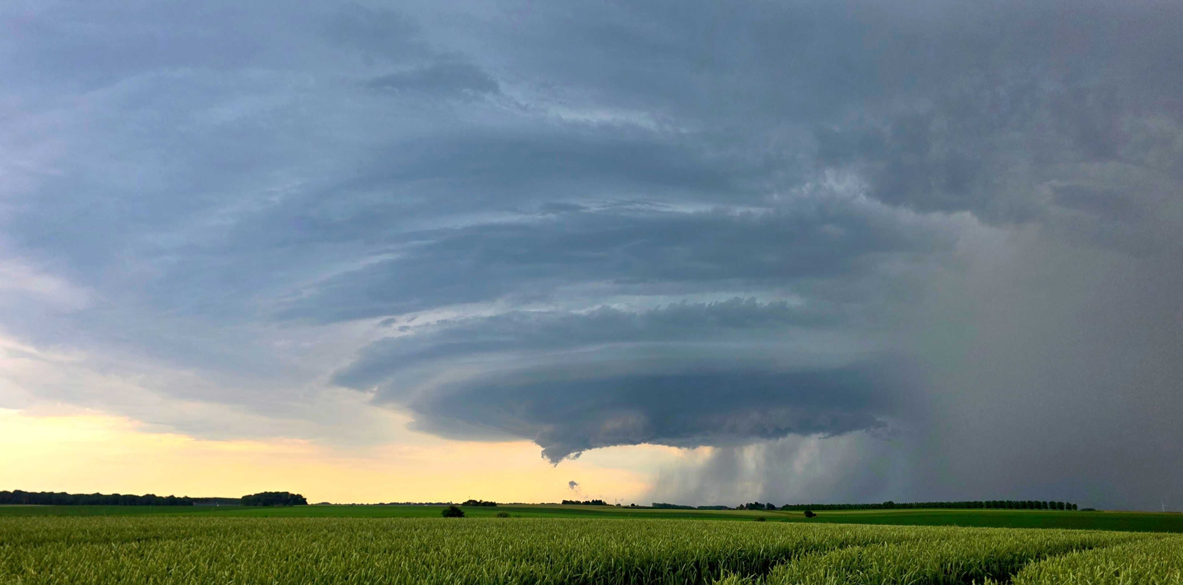 Supercell bij Valenciennes op 18 juni 2026. Foto: Wouter van Bernebeek
