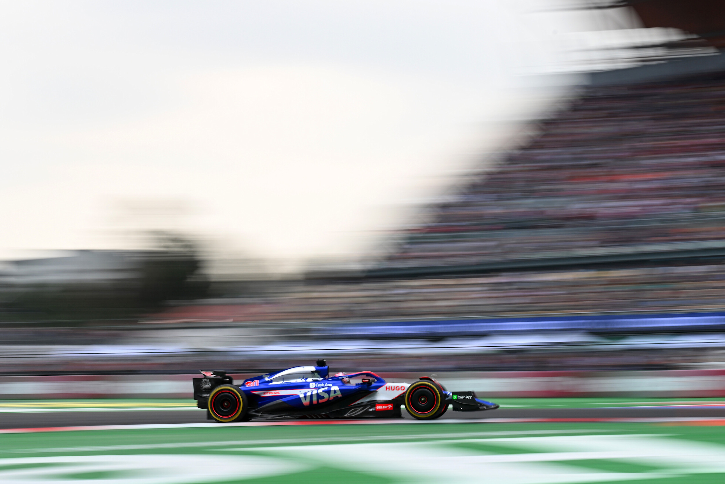 Liam Lawson tijdens de Grand Prix van Mexico in 2024 op het Autódromo Hermanos Rodríguez in Mexico-Stad. Foto: Red Bull Content Pool / Getty Images.