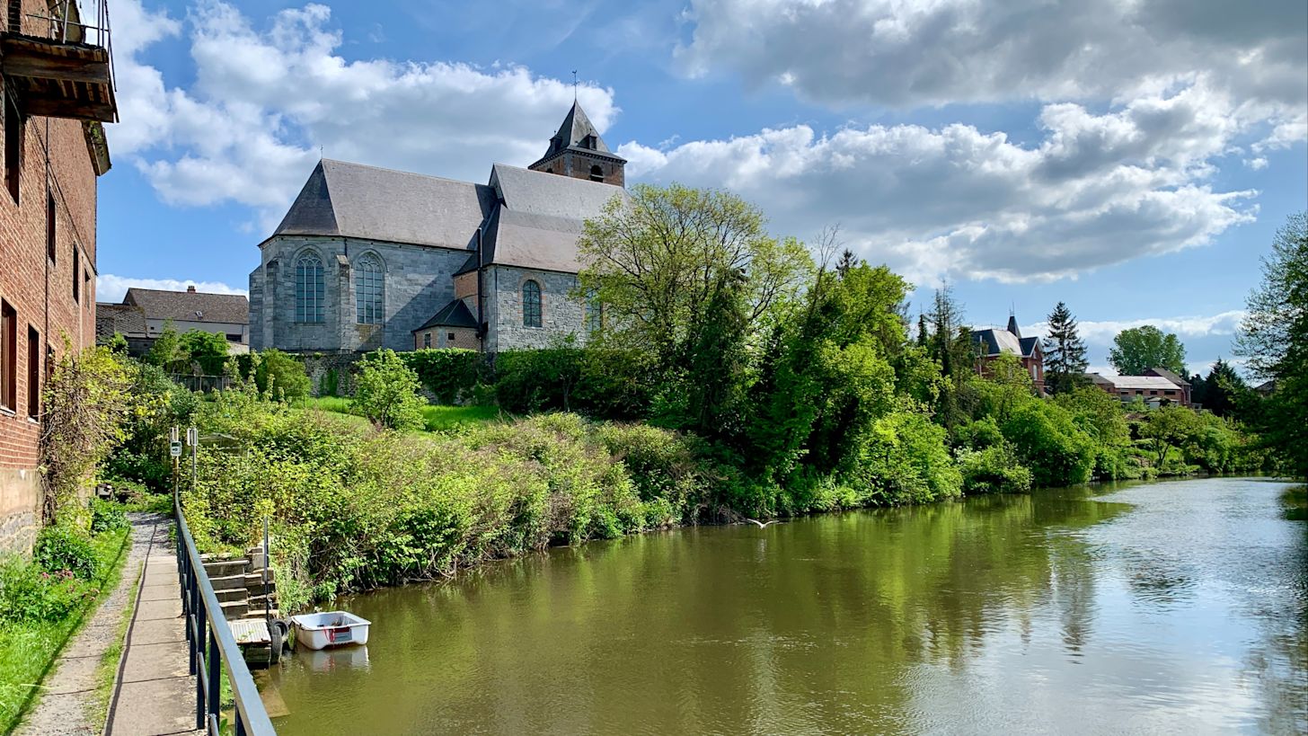 Zon en stapelwolken in Solre-sur-Sambre. Foto: Yannick Damen