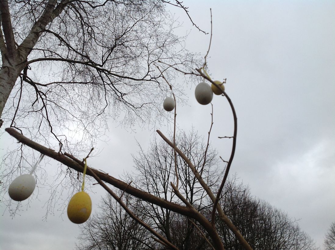 Koudste Pasen, eerste paasdag en tweede paasdag ooit met paaseieren en veel bewolking