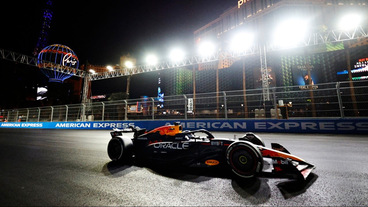 Max Verstappen op de Las Vegas strip in 2024. Foto: Getty Images / Red Bull Content Pool