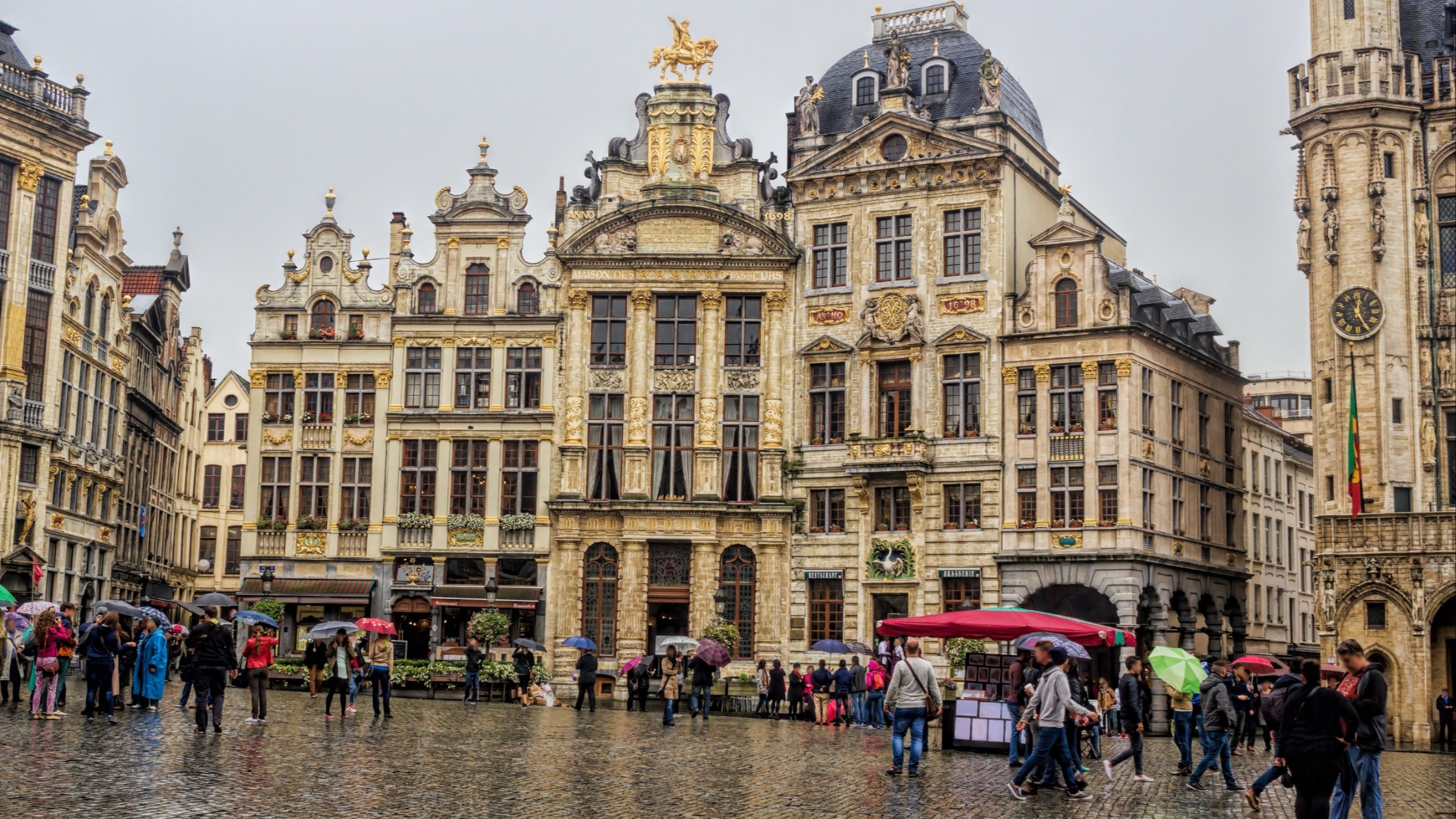 Regenachtig in Brussel. Foto: Adobe Stock / ArTo
