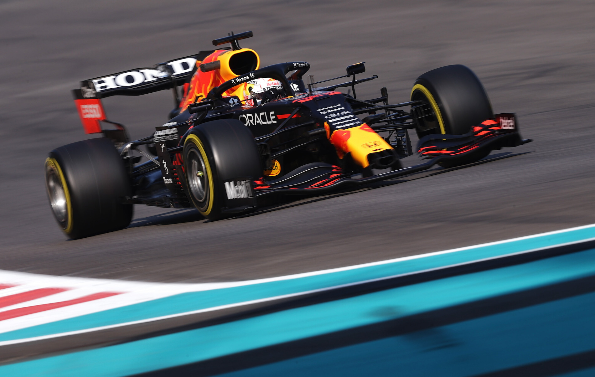 Max Verstappen in Abu Dhabi. Foto: Redbullcontentpool.com