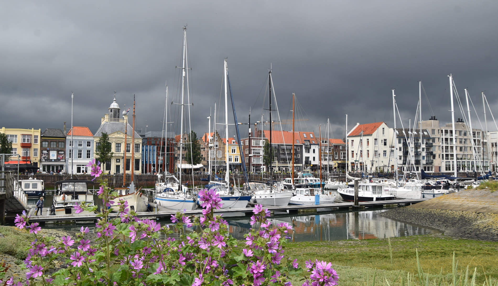 Dreigende luchten in Vlissingen. Foto: Anne-Marie van Iersel.