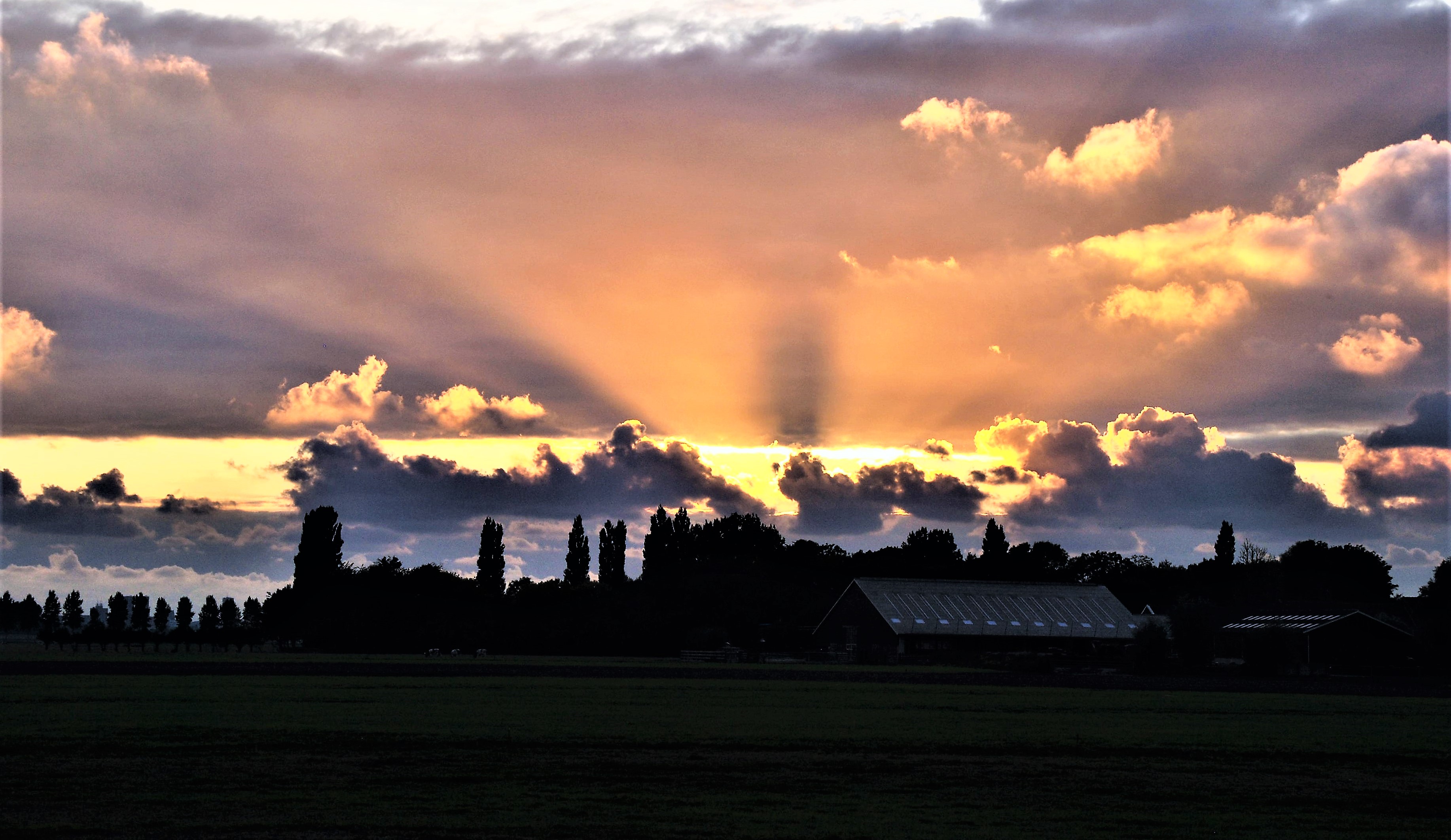 Zon en wolken aan het begin van september. Foto: Luuk Gransjean