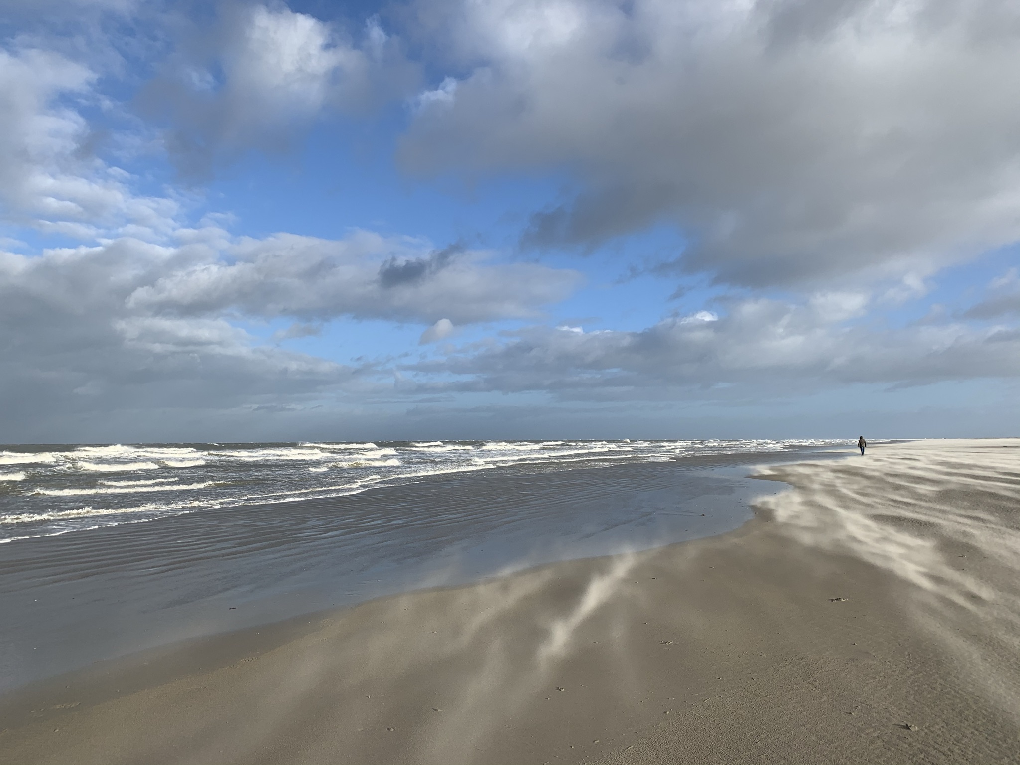 Stormachtig op het strand van Ameland. Foto: Lia van Wijngaarden