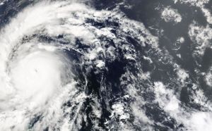 Zware orkaan Beryl trekt over het Caribisch gebied
