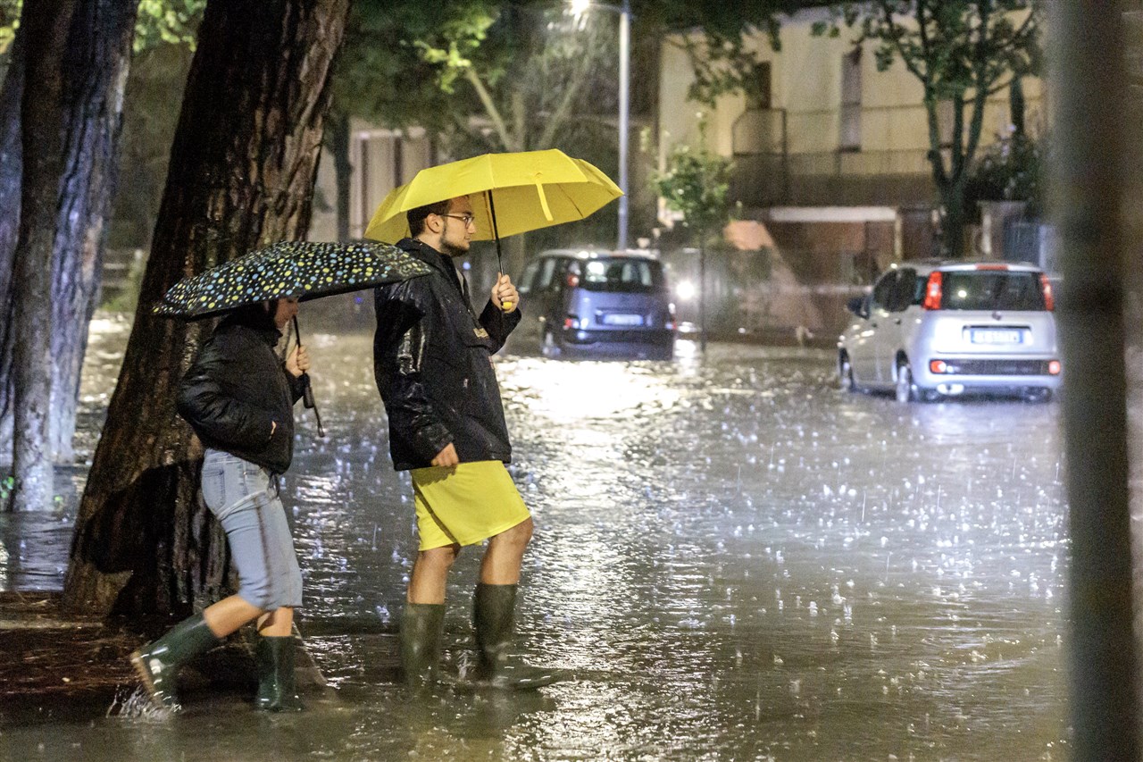 Veel regen in Italië. Foto: ANP/EPA/Fabrizio Zani