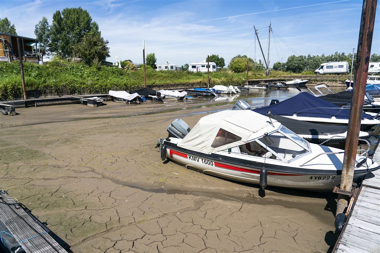 Schepen op het droge in jachthaven van Beusichem. Foto: ANP / JEROEN JUMELET