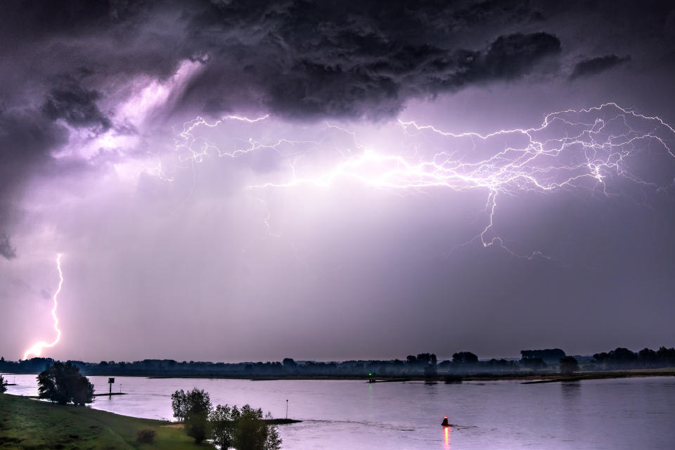 Er is kans op fiks onweer! Foto: Wouter van Bernebeek