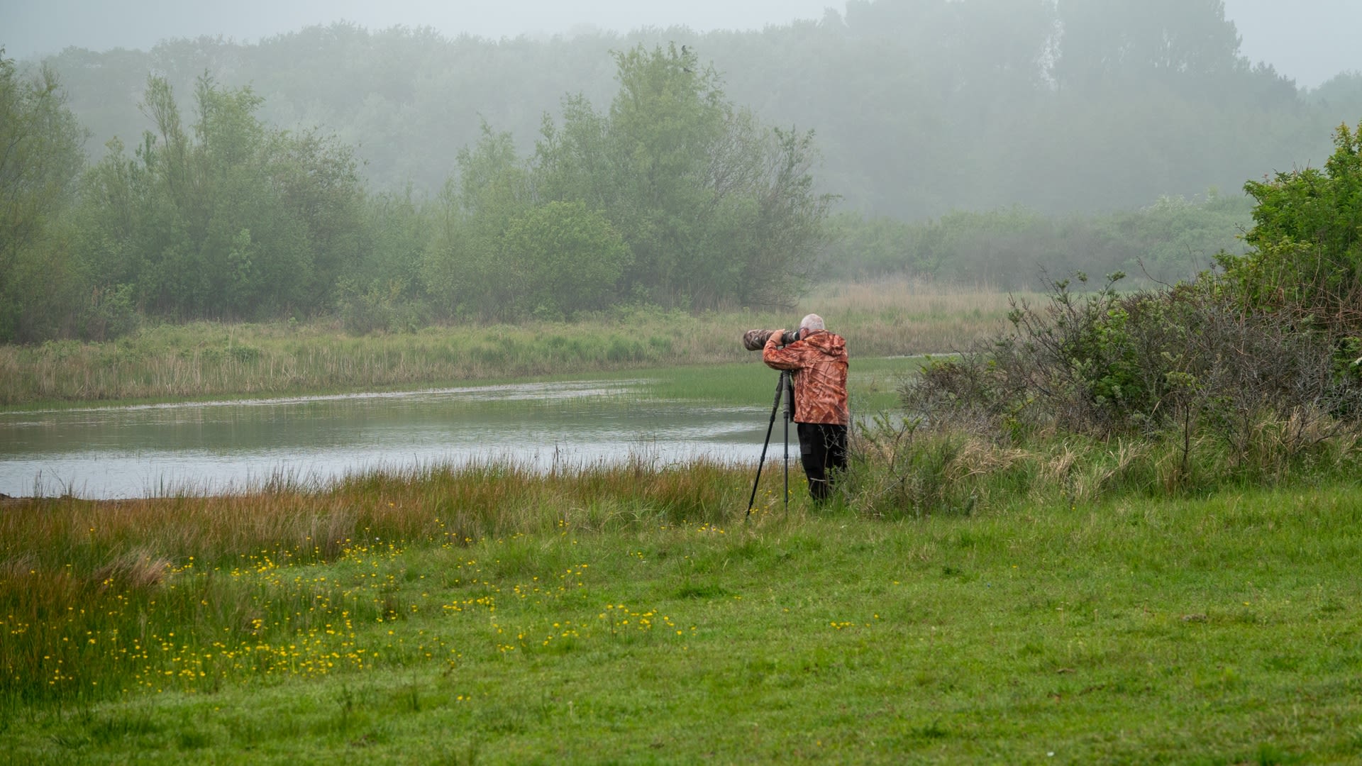 Vroeg op pad om vogels te spotten. Foto: Carla Versteege