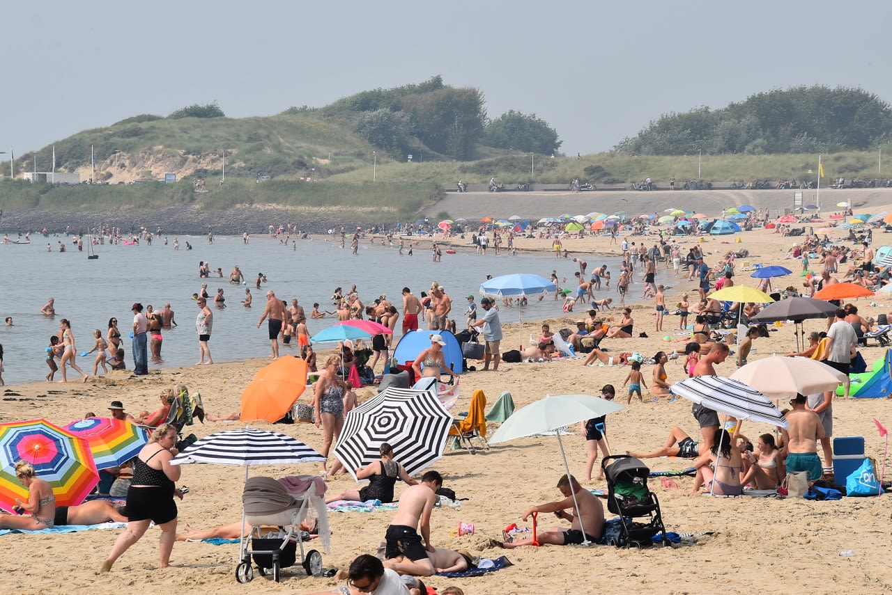 Dinsdag zal het wel weer druk worden op het strand. Foto: Anne-Marie van Iersel