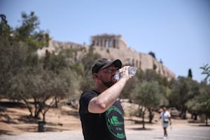 Eerste hittegolf van het jaar in Cyprus en Griekenland