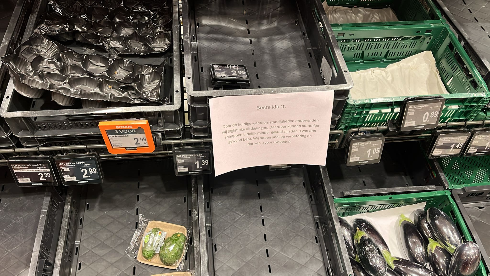 Lege schappen bij de supermarkt. Foto: Rianne van Wezel