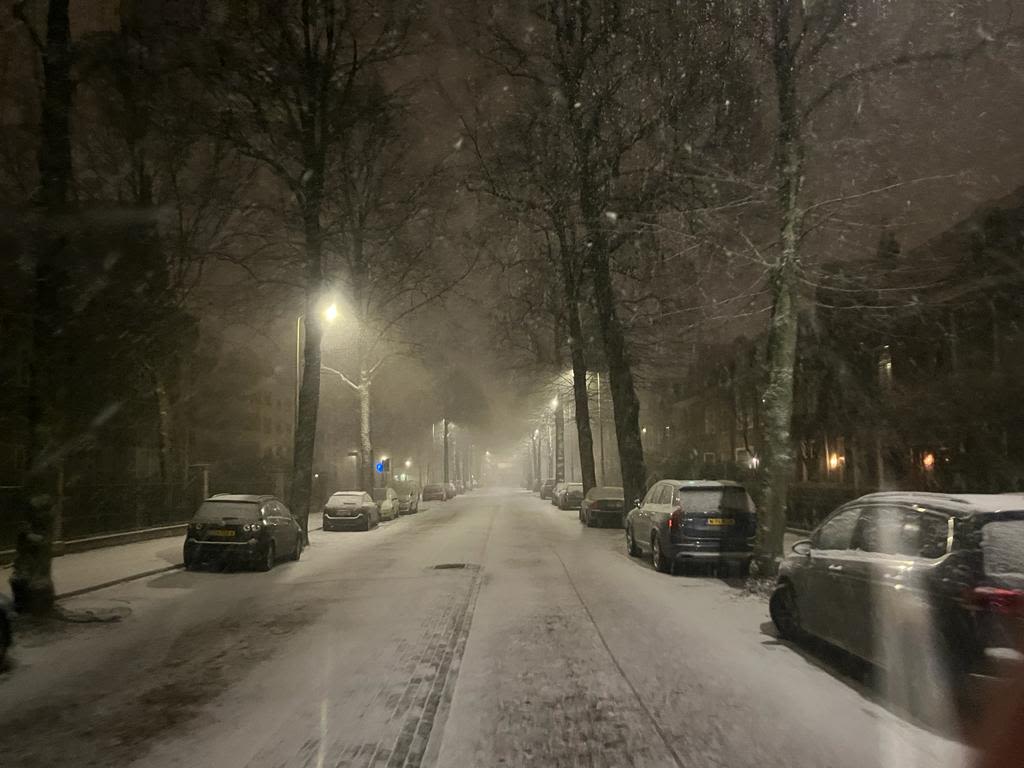 Stevige sneeuwval in Utrecht. Foto: Berend van Straaten