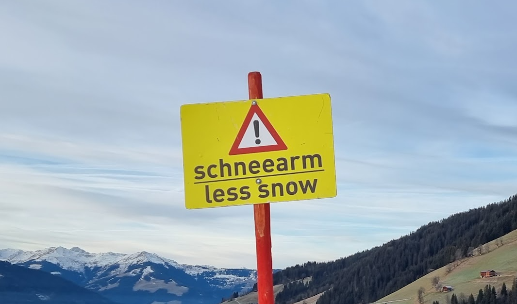 Waarschuwing voor weinig sneeuw op de piste. Foto: Eric Kromhout.