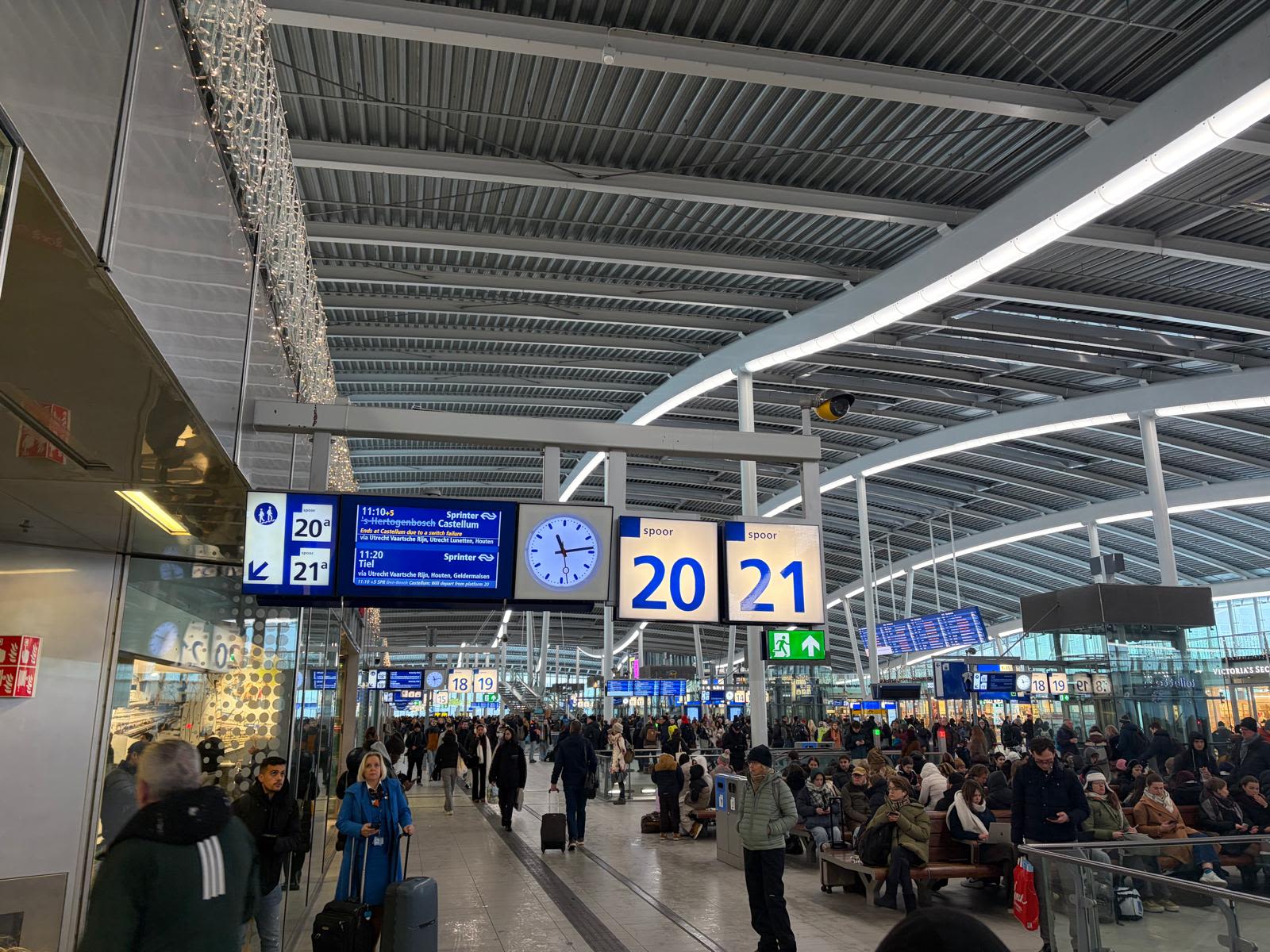 Veel vertragingen op Utrecht Centraal. Foto: Berend van Straaten