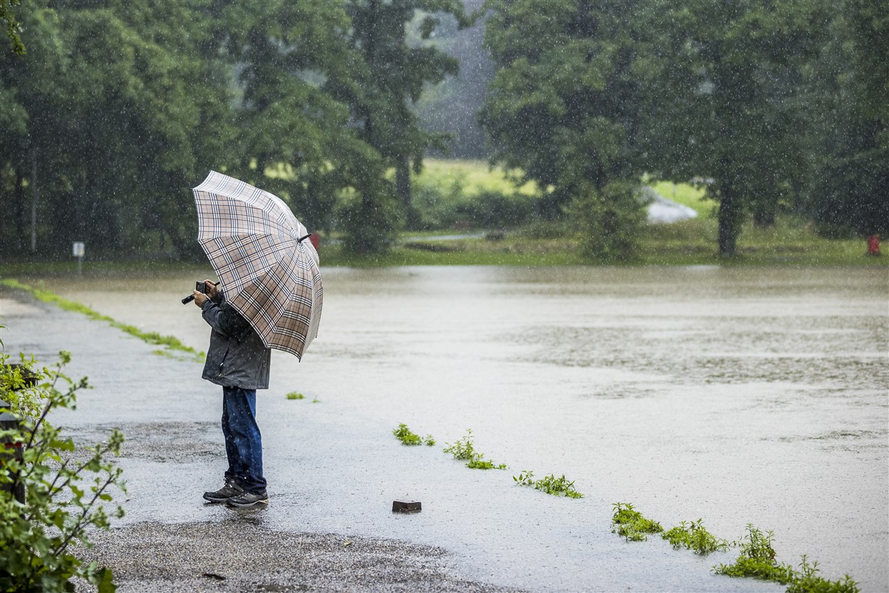 Wateroverlast in Limburg (archiefbeeld). Foto: ANP / Marcel van Hoorn