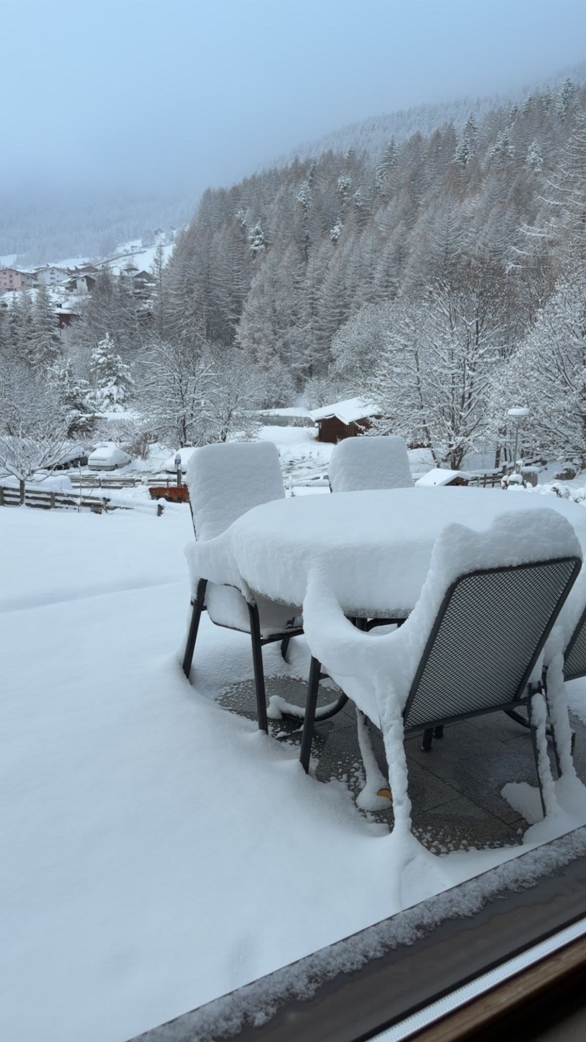 Verse laag sneeuw in Sölden op 15 maart 2026. Foto: Jaap van Bergen