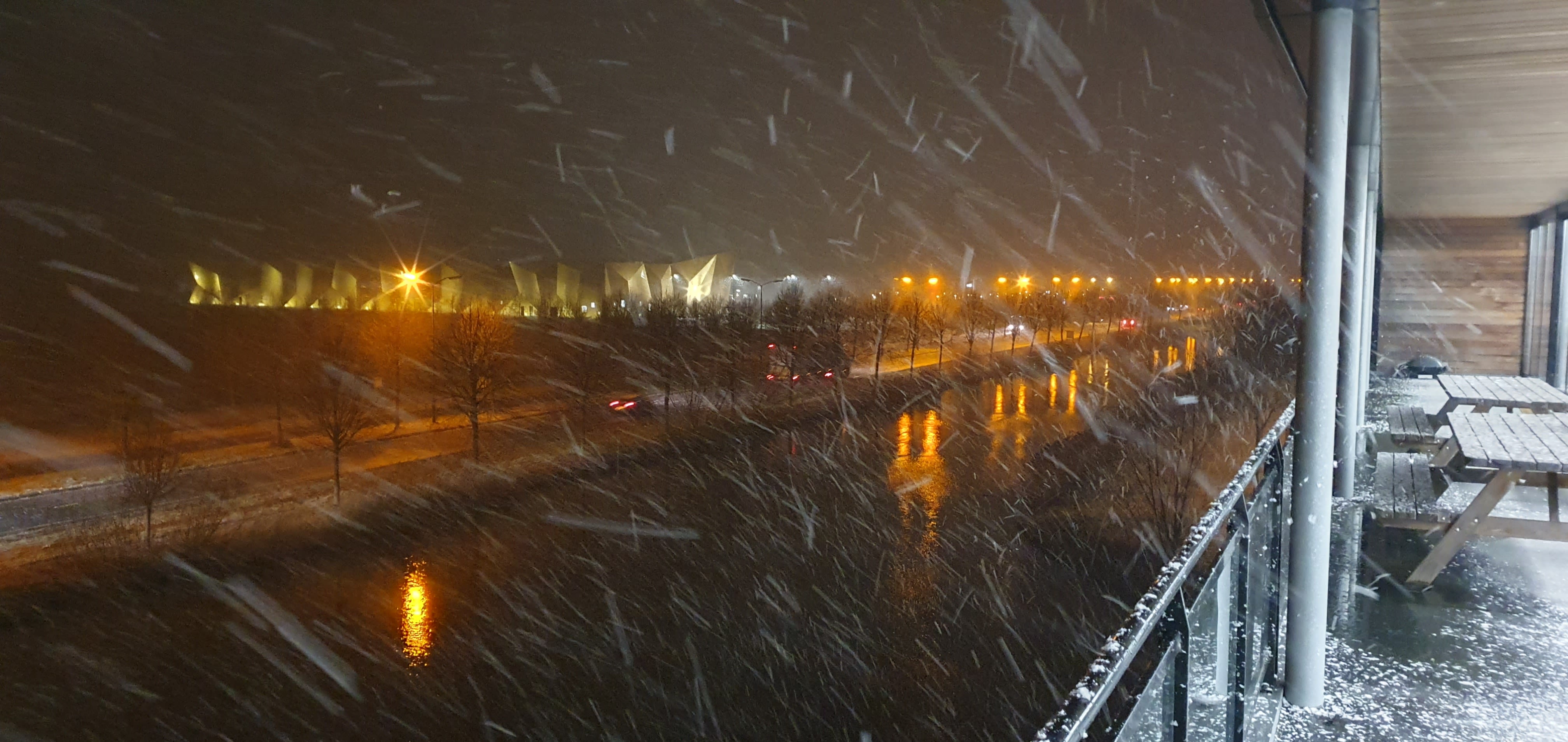 Sneeuw in Houten.