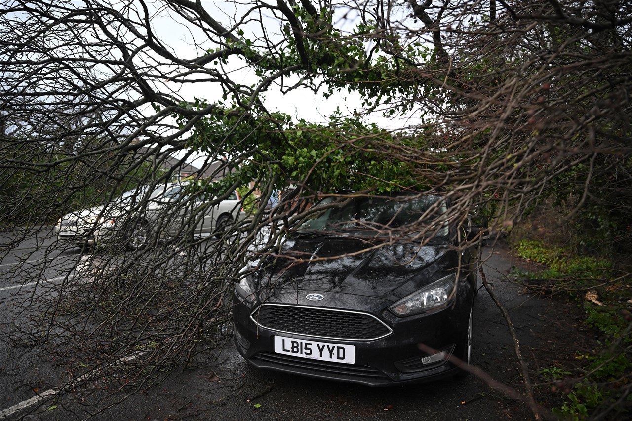 Net als voor kerst bij storm Pia kan er nu weer stormschade ontstaan in Groot-Brittannië. Foto: ANP / AFP / Oli Scarff.