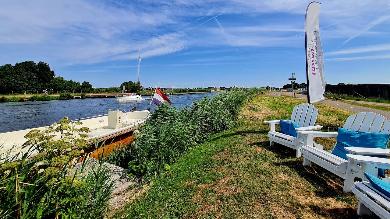 De temperaturen gaan weer stijgen deze week en dan is het heerlijk om verkoeling te zoeken aan de waterkant. Foto: Marianne de Blauw-Ganzevles