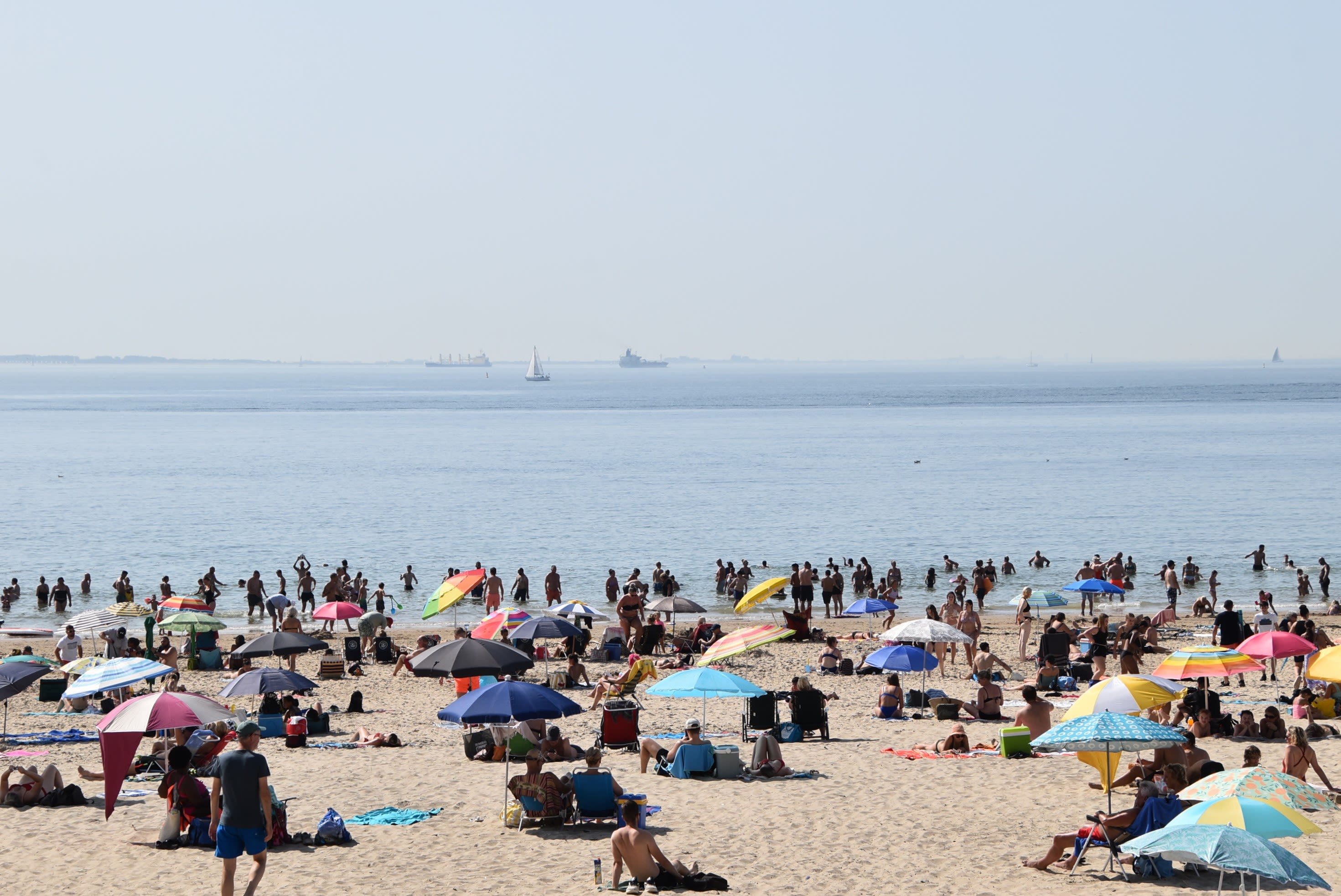 Voor verkoeling moet je vanaf woensdag aan zee zijn. Foto: Anne-Marie van Iersel