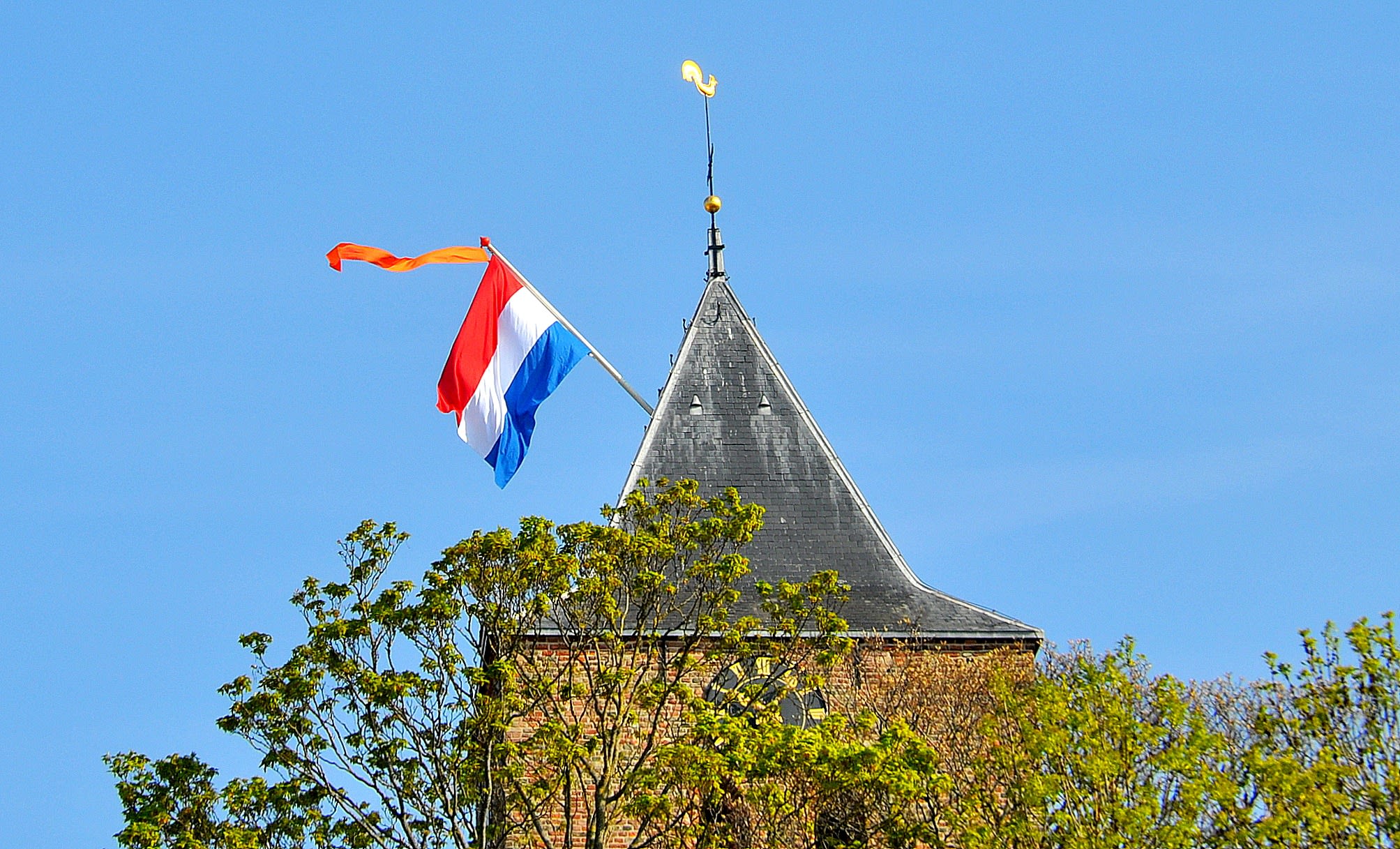 Zonnige Koningsdag in Oost-Souburg. Foto: Adri Joosse