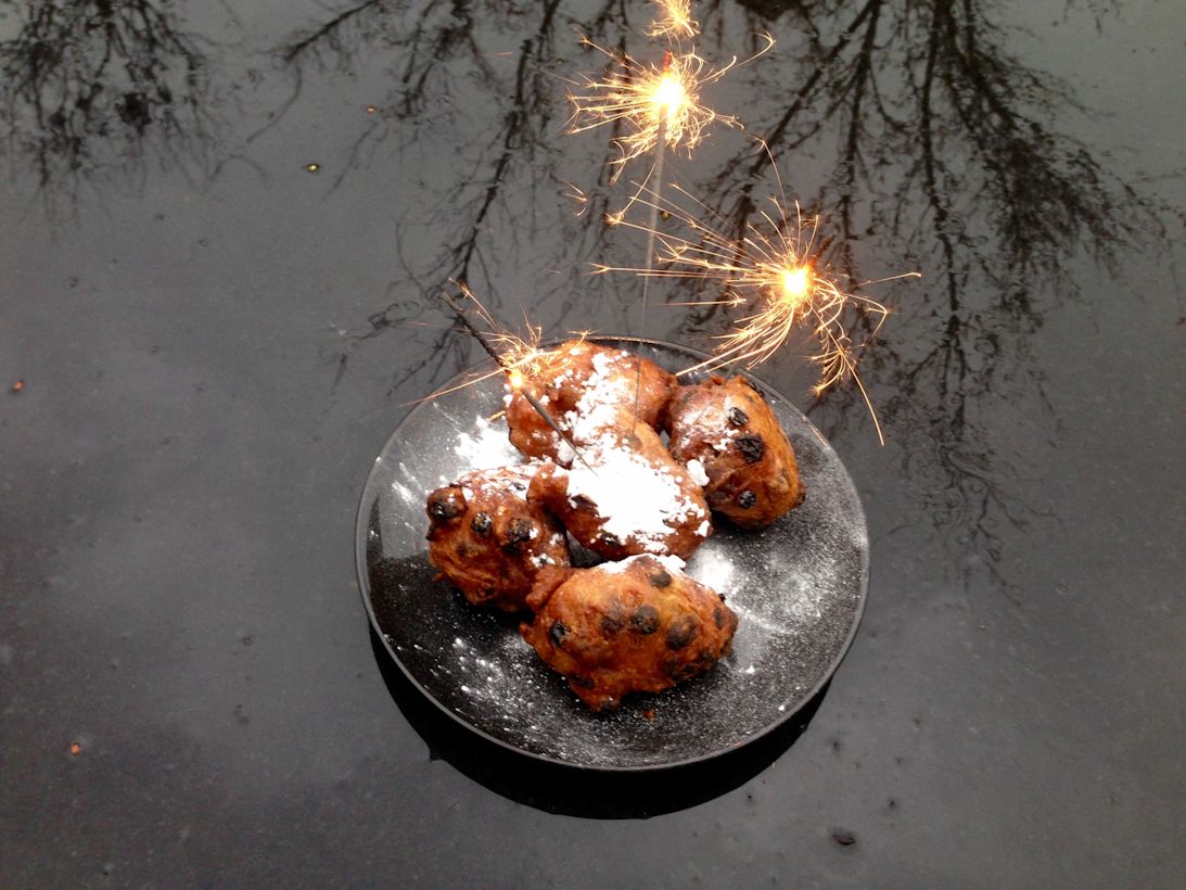 Oliebollen bij de jaarwisseling. Foto: Jolanda Bakker
