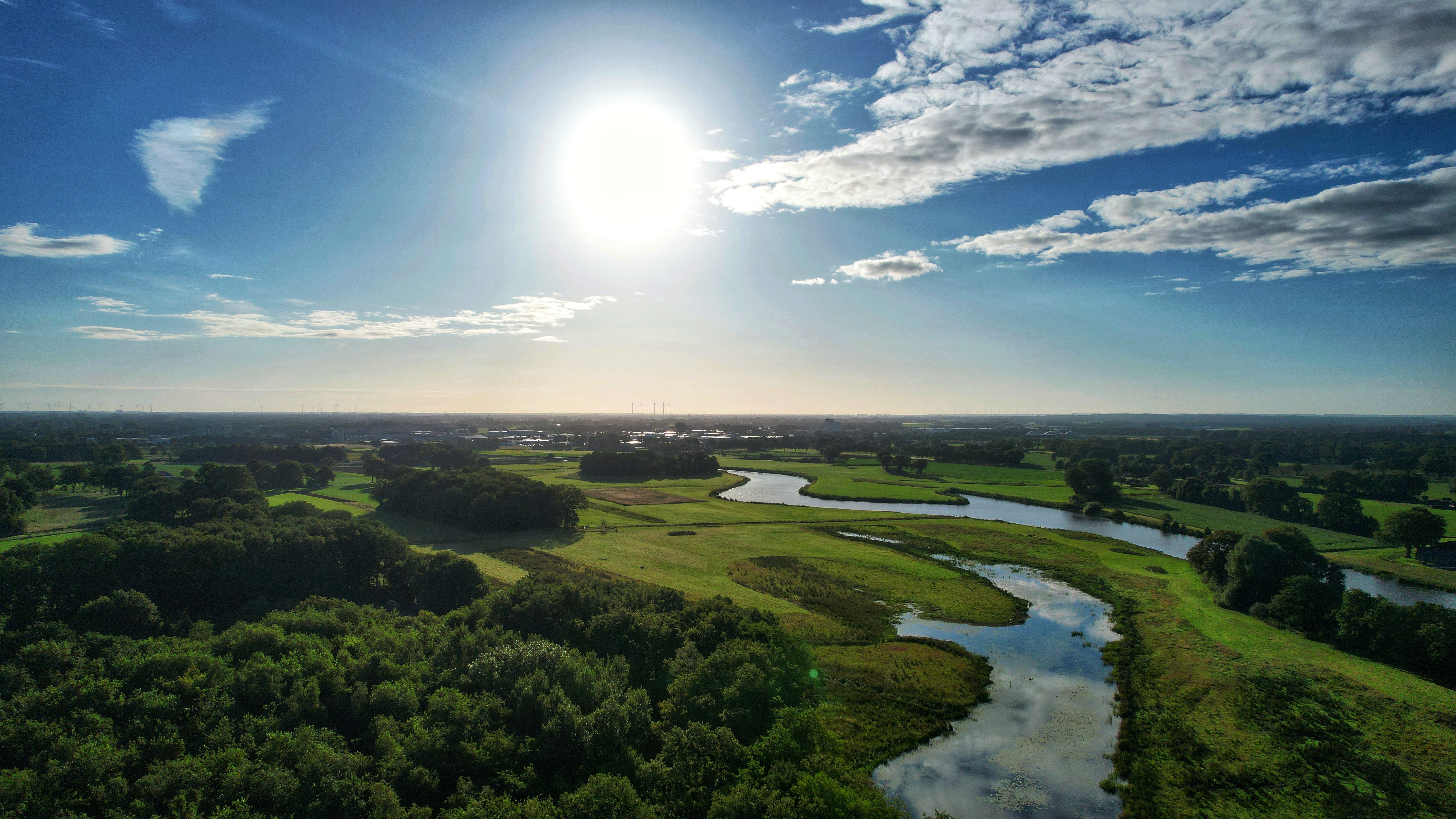De maandag begint op veel plaatsen zonnig. Foto: Mark Klos.