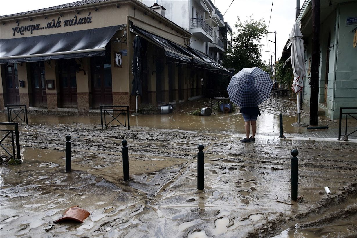 Overstromingen in Volos, Griekenland. Foto: EPA/YANNIS KOLESIDIS, via ANP