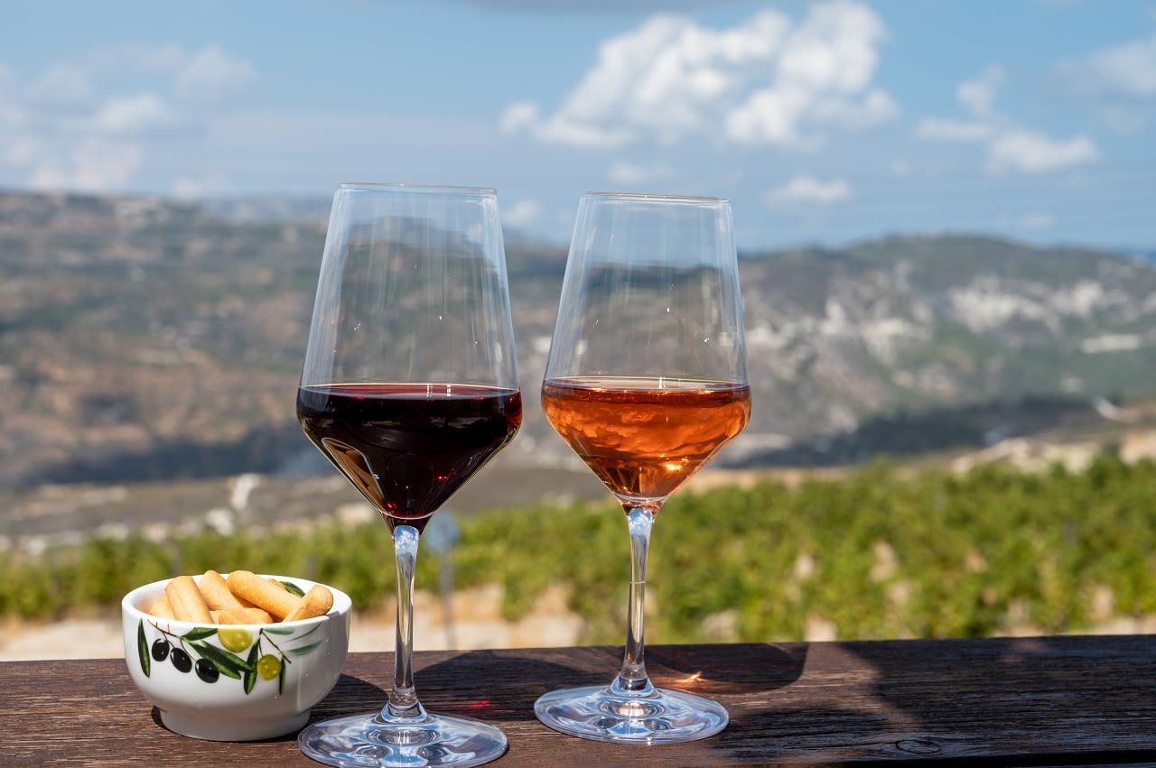 Cypriotische wijnen. Foto: Adobe Stock / barmalini