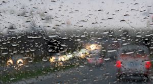 Spits donderdagavond drukker door regen, vooral in de Randstad