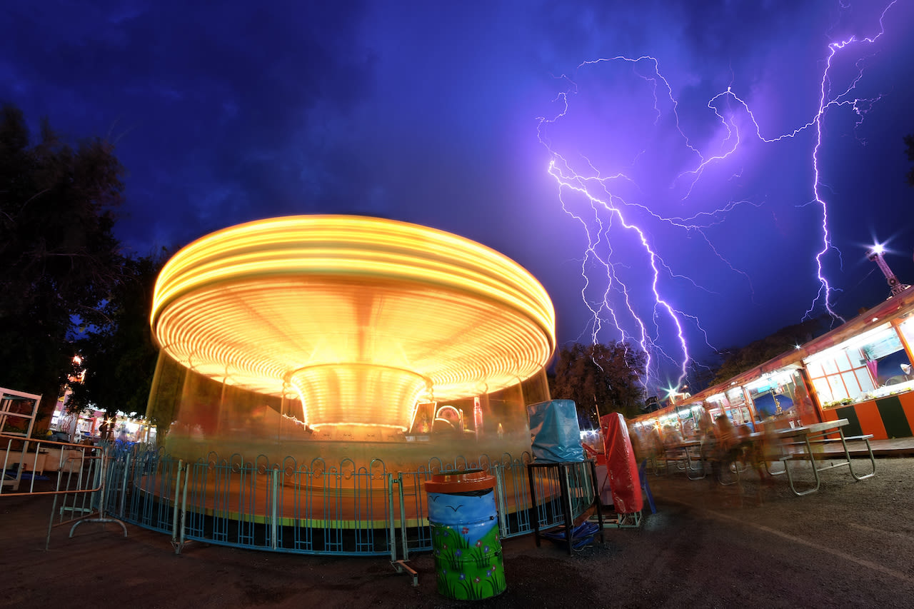 Onweer tijdens een festival. Foto: Adobe Stock / sahachat