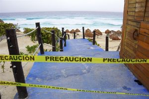 Oosten van Mexico bereidt zich voor op komst orkaan Beryl
